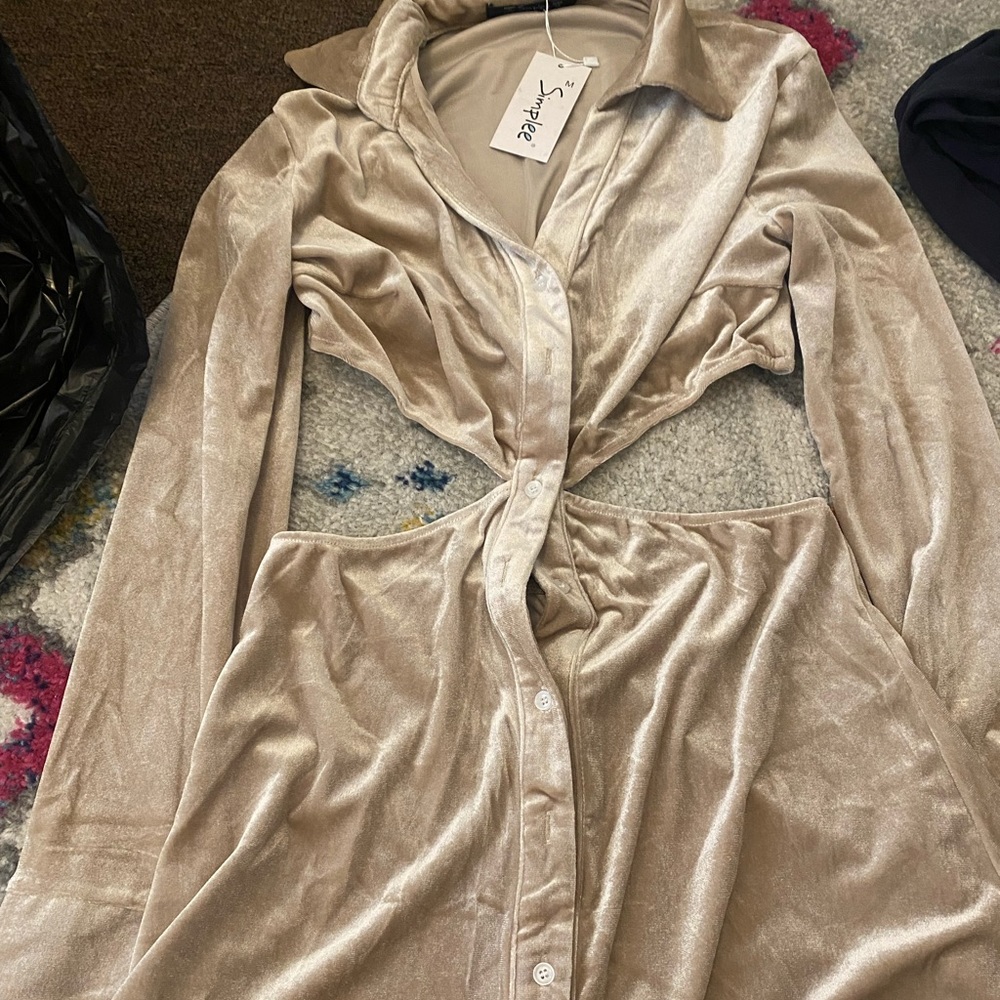 NEVER WORN Velvet cut out dress